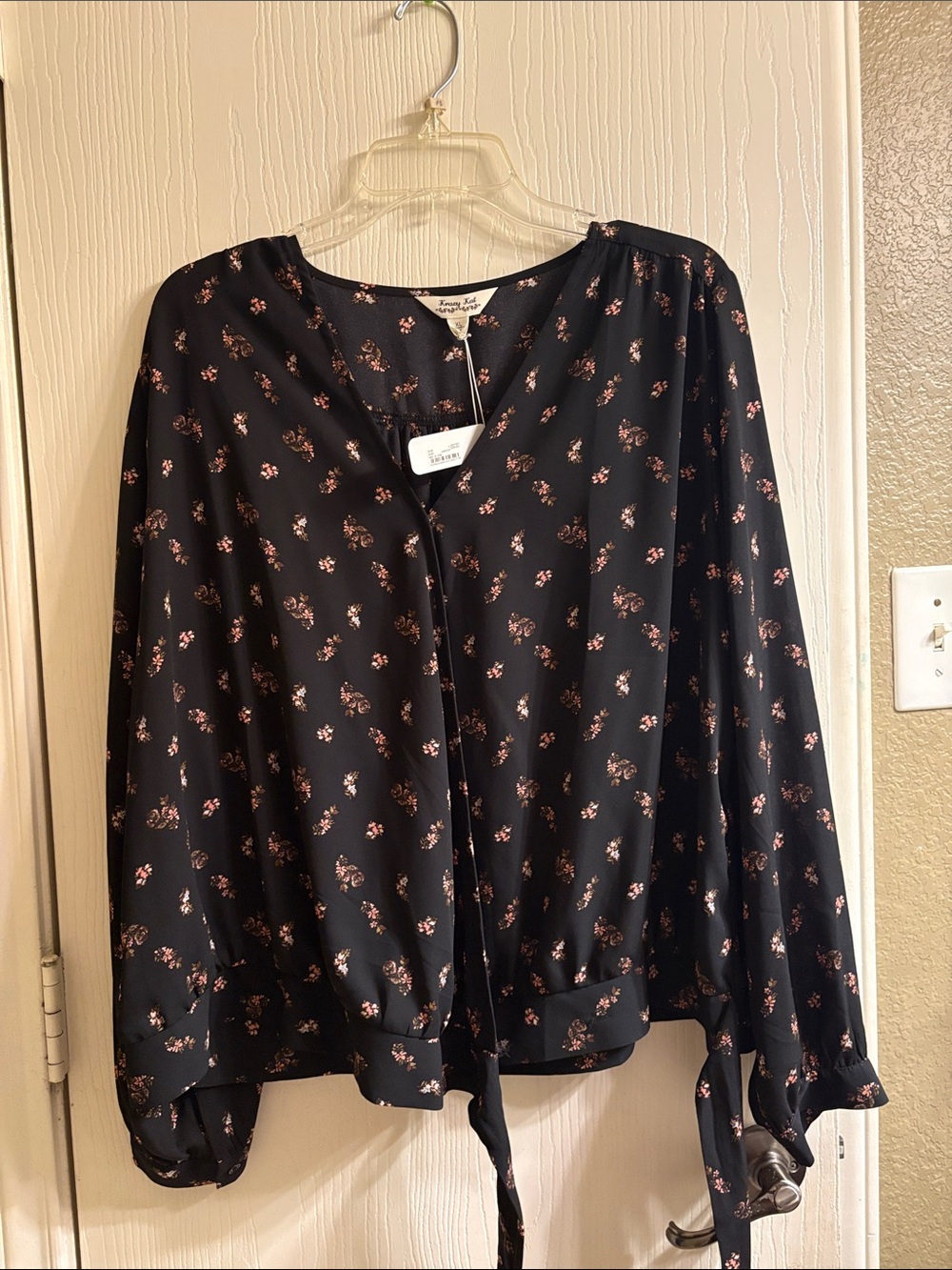 Krasny Kat Floral Blouse in Black & Pink Size XL NWT